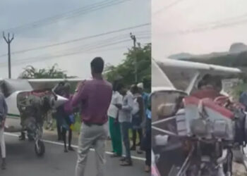 புதுக்கோட்டையில் சாலையில் திடீர் விமானம் தரையிறக்கம் – மக்கள் பரபரப்பு