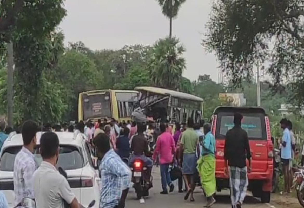 அரசுப்பேருந்துகள் மோதி விபத்து -11 பேர் உயிரிழந்த சோகம்