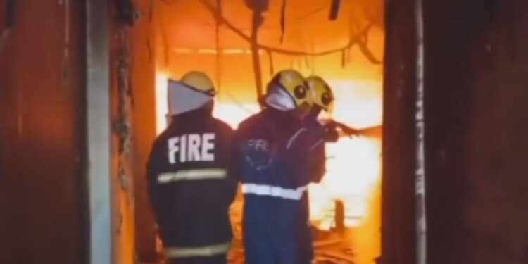 சென்னை ரிச்சி ஸ்ட்ரீட்டில் தீவிபத்து