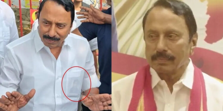 சட்டைப்பையில் ஜெயலலிதா புகைப்படம்… தவெகவில் இணைந்த செங்கோட்டையன் விஜய்க்கு வழங்கிய அன்பளிப்பு !