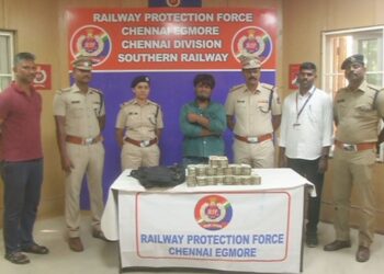 கட்டுக்கட்டாக ஹவாலா பணம் – ரயில் நிலையத்தில் பறிமுதல்