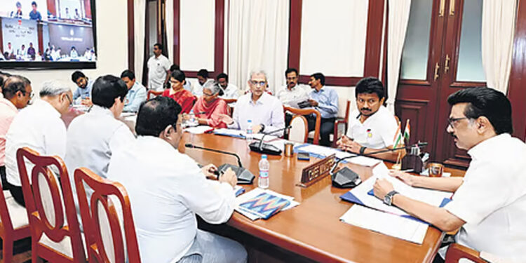 நெல்லையில் தோல்வி ஏற்பட்டால் பதவி பறிப்பு :  நிர்வாகிகளுக்கு எச்சரிக்கை கொடுத்த ஸ்டாலின் !