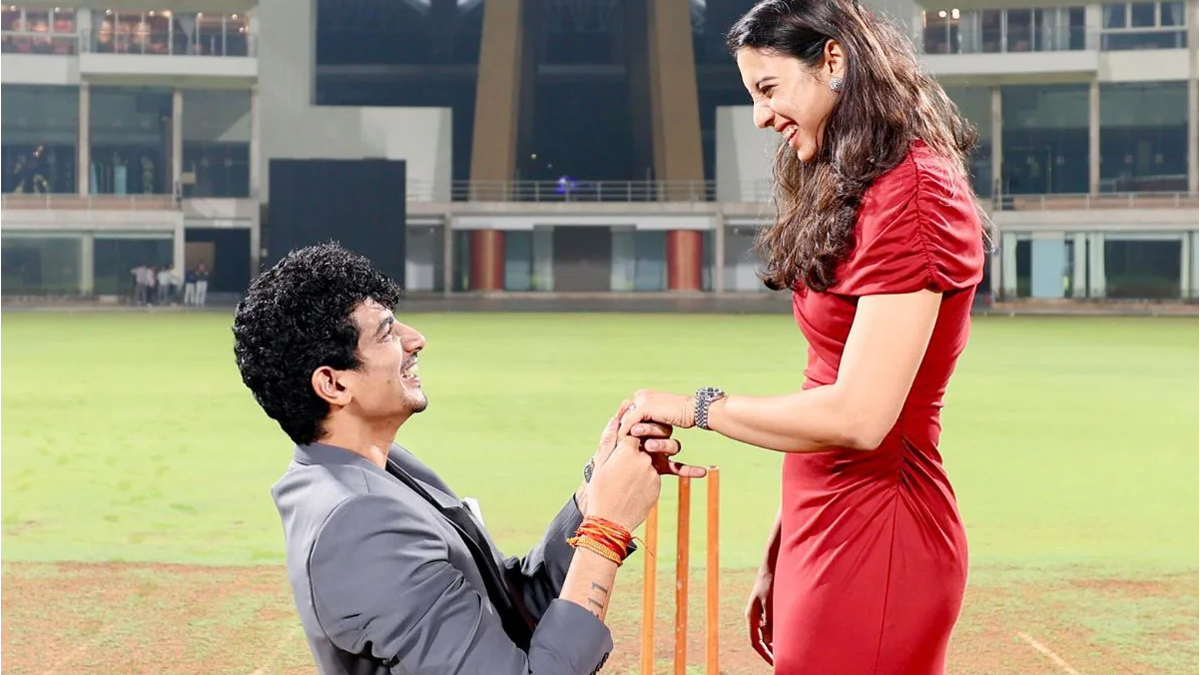 கிரிக்கெட் மைதானத்தில் வைத்து ஸ்மிருதி மந்தனாவுக்கு ப்ரொபோஸ் செய்த காதலன்.. !