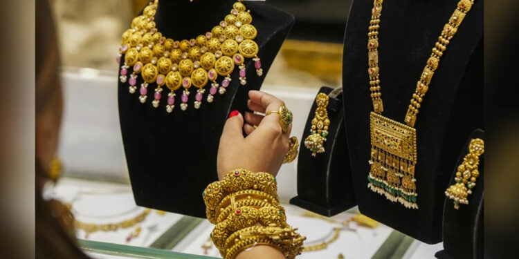 சென்னையில் தங்கம் விலை மீண்டும் சரிவு : சவரனுக்கு ₹800 குறைவு