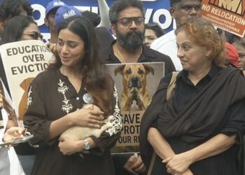 தெருநாய்களுக்கு தடுப்பூசி செலுத்தி மீண்டும் தெருவில் விடுங்கள் – நிவேதா பெத்துராஜ்