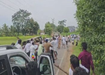 பாமக எம்எல்ஏ அருள் மீது தாக்குதல் – கார் சேதம்