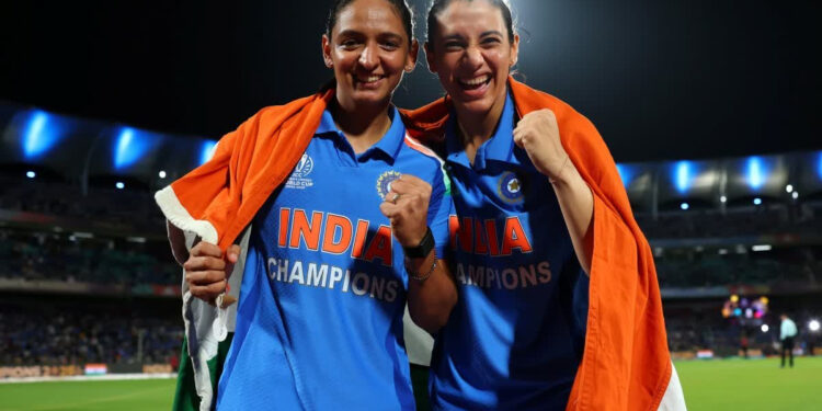 மகளிர் உலகக் கோப்பை வெற்றி : 36 வயதில் ஹர்மன்ப்ரீத் கவுர் படைத்த வரலாறு !