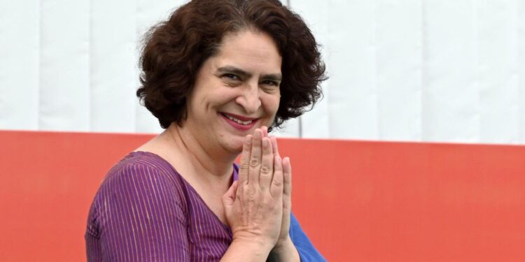 பீகார் மக்கள் ஏன் வேலைக்காக பிற பகுதிகளுக்கு சென்றனர்? – ப்ரியங்கா கேள்வி