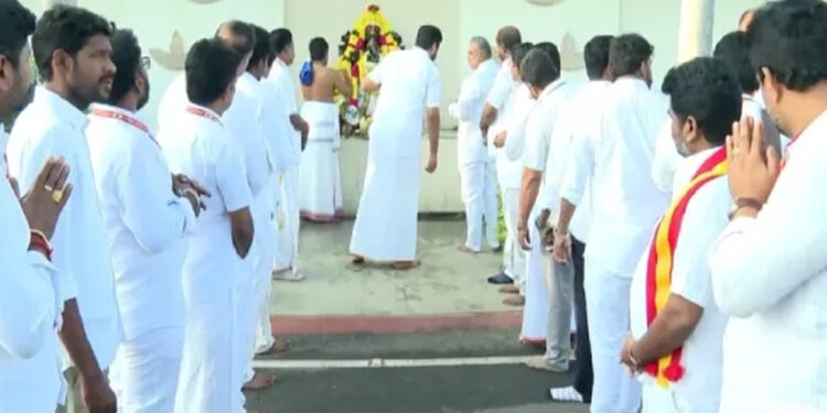 மீண்டும் பவுன்சர் படை ! தவெக கூட்டத்திலும் விஜய் அதிரடி பாதுகாப்பு