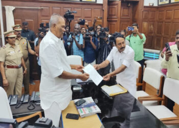 எம்எல்ஏ பதவியை ராஜினாமா செய்தார் செங்கோட்டையன் – விஜயுடன் கைகோர்ப்பது உறுதி!