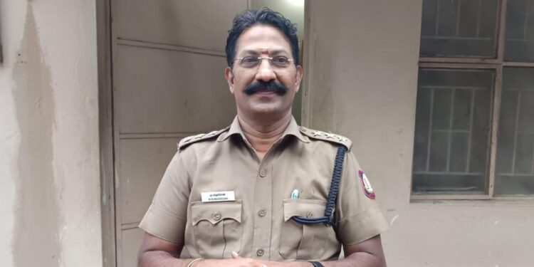 கோர்ட்டை அவமதித்த டிஎஸ்பி சுந்தரேசனுக்கு பிடிவாரண்ட்