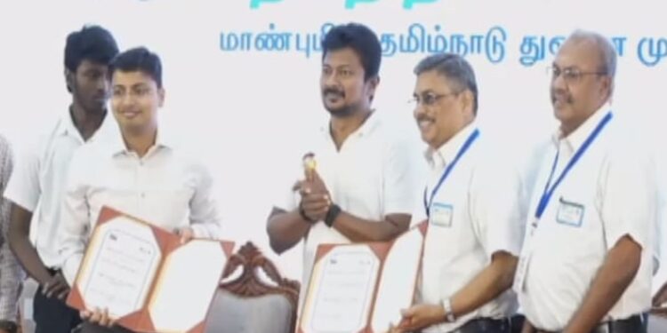 வெற்றி நிச்சயம் – புரிந்துணர்வு ஒப்பந்தம் போட்டார் உதயநிதி