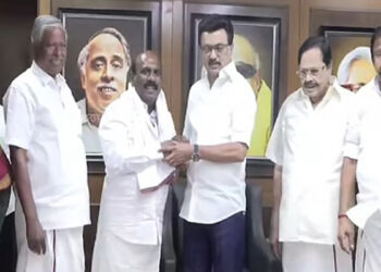 அதிமுக எம்.எல்.ஏ மனோஜ் பாண்டியன் திமுகவில் இணைந்தார் !