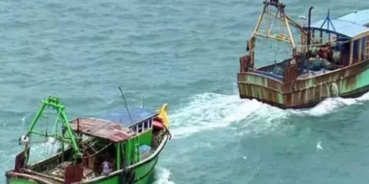 வங்கக்கடலில் பலத்த காற்று: ராமேஸ்வரம் மீனவர்கள கடலுக்கு செல்ல தடை