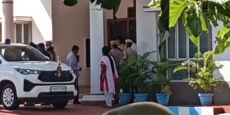 கரூர் கூட்ட நெரிசல்: நீதிபதி அஜய் ரஸ்தோகி தலைமையிலான குழு நேரில் ஆய்வு