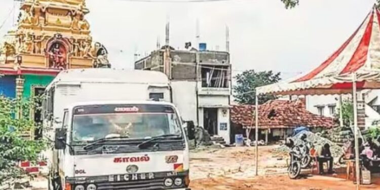 நீதிமன்ற உத்தரவை மீறி பெருமாள் கோயில்பட்டியில் தீபம் ஏற்ற 144 தடை