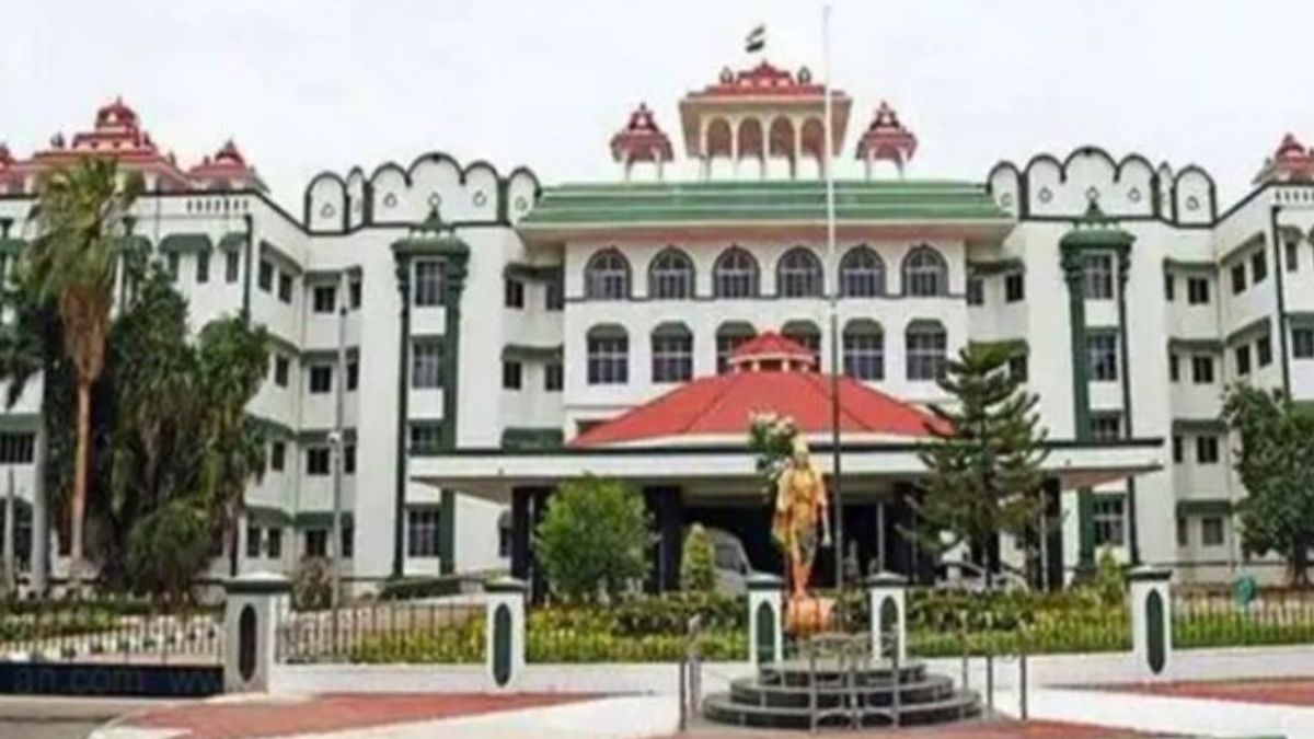 நடிகை மீரா மிதுன் மீதான வன்கொடுமை ரத்து மனுவை உயர்நீதிமன்றம் தள்ளுபடி!