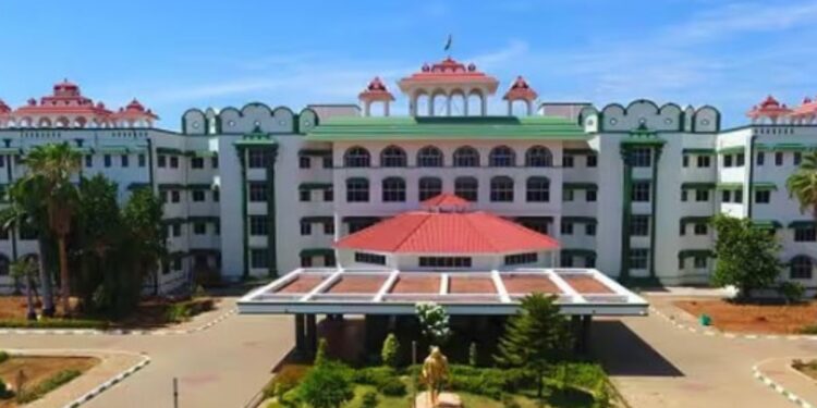 2014, 2017 தீர்ப்புகளை அமல்படுத்தக் கோரி வழக்கறிஞர்கள் ஆர்ப்பாட்டம்!