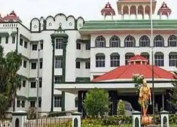 ஓய்வூதியப் பலன்கள் வழங்காதது ஏன்? தமிழக வருவாய்த்துறை செயலர் ஆஜராக உயர்நீதிமன்றம் ஆணை!