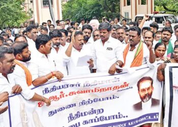 நீதிமன்ற உத்தரவை நிறைவேற்றக் கோரி மக்கள் உண்ணாவிரதப் போராட்டம்!