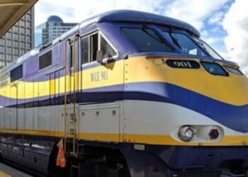 பாயும் வெஸ்ட் கோஸ்ட் எக்ஸ்பிரஸ் சேலம் வழித்தட பயணிகளுக்குப் பாதுகாப்பு மற்றும் சொகுசுப் பயணம் உறுதி!