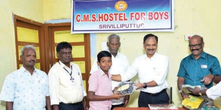 ஸ்ரீவில்லிபுத்தூர் மாணவர் விடுதி விழாவில் மாவட்ட முதன்மை அமர்வு நீதிபதி ஜெயக்குமார் நெகிழ்ச்சியுரை