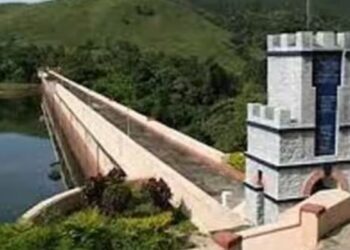 முல்லைப் பெரியாறு குடிநீரில் குமுளி நகரக் கழிவுநீர் கலப்பு  சுத்திகரிப்புத் திட்டம் கிடப்பில் உள்ளதால் அவதி