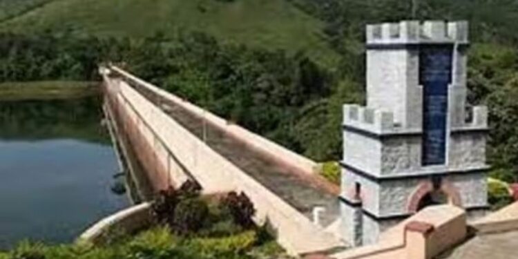 முல்லைப் பெரியாறு குடிநீரில் குமுளி நகரக் கழிவுநீர் கலப்பு  சுத்திகரிப்புத் திட்டம் கிடப்பில் உள்ளதால் அவதி