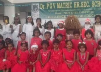 பன்னீர்மடை பி.ஜி.வி. பள்ளியில் இயேசு பிறப்பை நாடகமாக அரங்கேற்றிய மாணவர்கள்