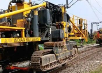 அய்யலூரில் ரயில்வே பாதுகாப்புப் பணியில் கேஜி ‘பாயிண்ட்’ கட்டமைப்பு பொருத்தம்!