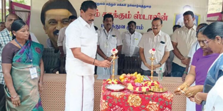 பழனி அருகே ரூ. 14 லட்சத்தில் நியாயவிலைக் கடை திறப்பு ஐ.பி. செந்தில்குமார் பங்கேற்பு!