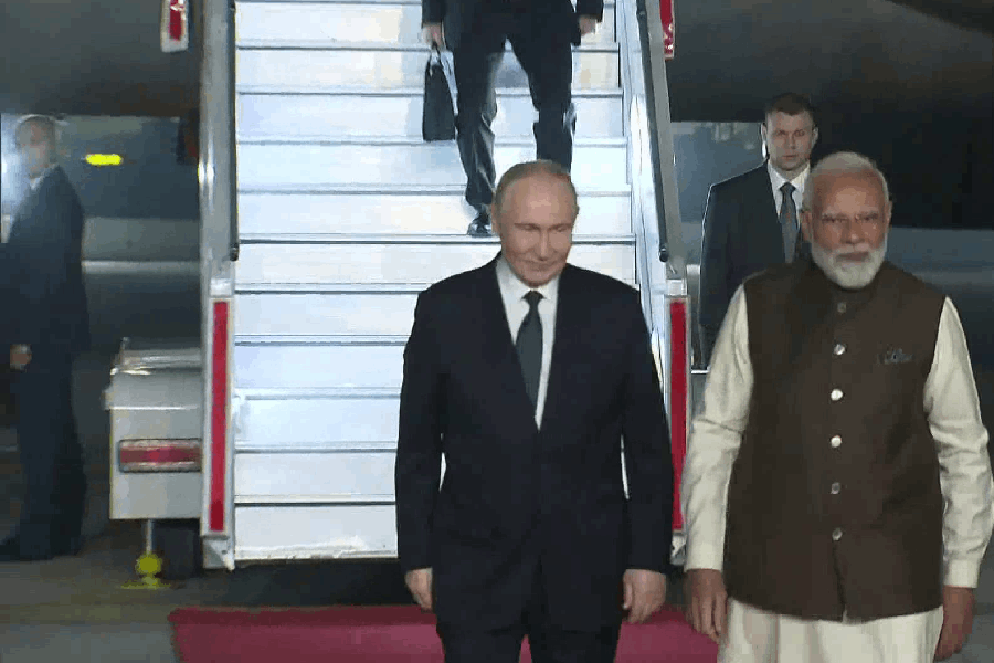 இந்தியா வந்துள்ள புதினை சந்திக்க ராகுலுக்கு மறுப்பு – மரபை மீறும் மத்திய அரசு