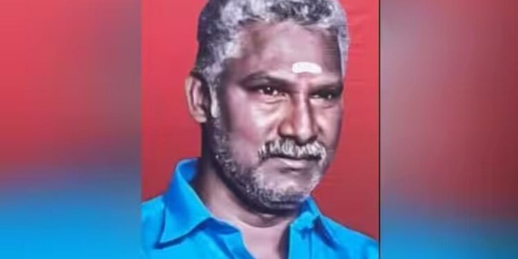 தனியார் பள்ளிப் பேருந்து மோதி மாடு வாங்கச் சென்ற இருவர் பலி