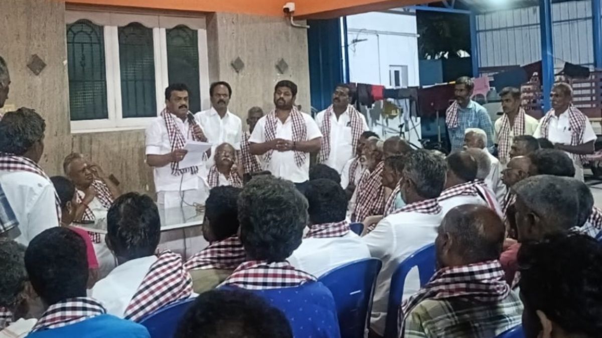 தவசிமடை ஊராட்சியில் அ.தி.மு.க வாக்குச்சாவடி முகவர்கள் ஆலோசனைக் கூட்டம்