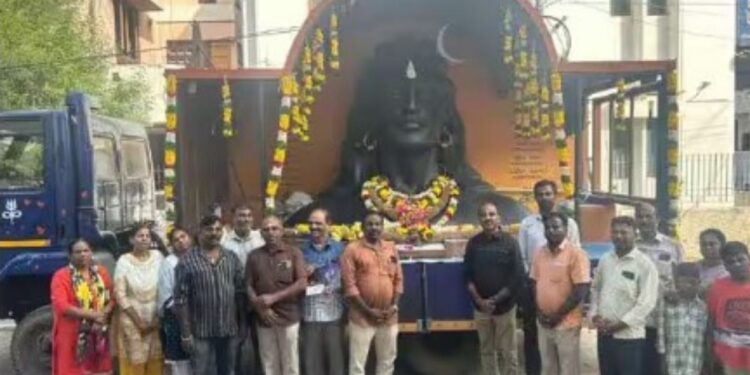 பக்திப் பரவசத்துடன் தமிழகத்தை வலம் வரும் ஆதியோகி ரதங்கள்  மதுரையை வந்தடைந்தது ரத யாத்திரை