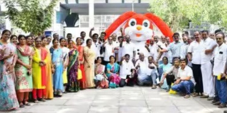 பி.எஸ்.ஜி. சர்வஜன பள்ளியில் சங்கமம் 90 வயது முதியவர் முதல் இளைஞர்கள் வரை முன்னாள் மாணவர்கள் சந்திப்பு