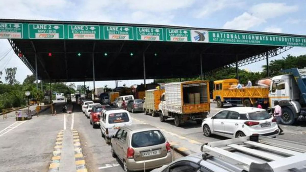 டோல்கேட் முற்றுகை விவசாய டிராக்டர்களுக்கு கட்டணம் விவசாயிகள் ஆவேசம்!