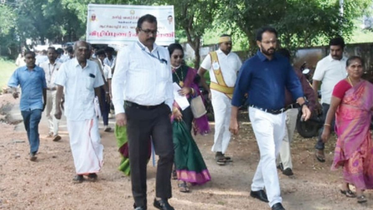 தென்காசியில் தமிழ் ஆட்சிமொழிச் சட்ட வார விழிப்புணர்வுப் பேரணி: மாவட்ட ஆட்சியர் ஏ.கே. கமல் கிஷோர் தொடங்கி வைத்தார்!