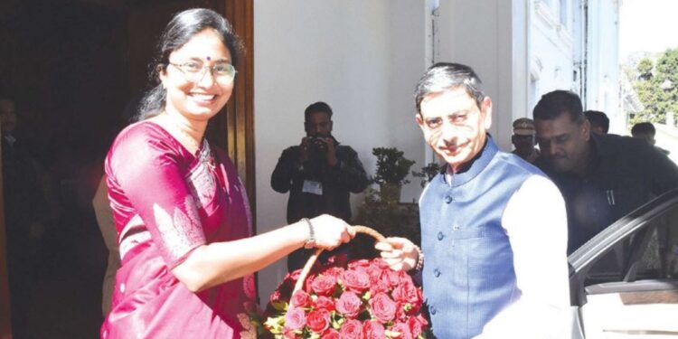 நீலகிரி மாவட்டத்திற்கு வருகை புரிந்த தமிழக ஆளுநர் ஆர்.என். ரவிக்கு மாவட்ட நிர்வாகம் சார்பில் வரவேற்பு