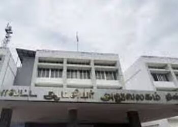 அமைச்சரின் பெயரைச் சொல்லி மிரட்டல் முதல் வேலுநாச்சியார் பெயர் பலகை வரை திண்டுக்கல் குறைதீர் கூட்டத்தில் குவியும் புகார்கள்