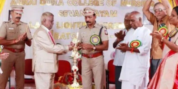 ராஜதானி அன்னை டோரா நர்சிங் கல்லூரியில் லேம்ப் லைட் திருவிழா  உறுதிமொழி ஏற்பு