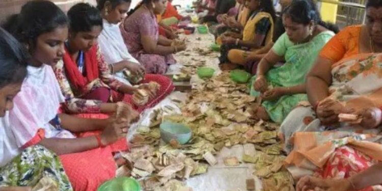 தேனி வீரபாண்டி கவுமாரியம்மன் கோயில் உண்டியல் காணிக்கை எணிக்கை