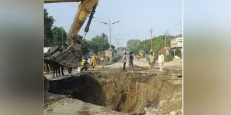 கோவையில் 36 ஆண்டுகால பழைய பில்லூர் குழாய் மீண்டும் உடைப்பு   இரும்பு குழாய் பதிக்கத் திட்டம்