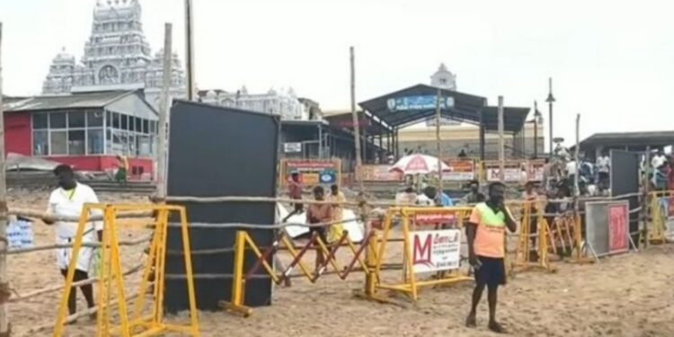 திருச்செந்தூரில் 200 அடி நீளத்திற்கு ராட்சதத் தடுப்புகள் அமைப்பு!