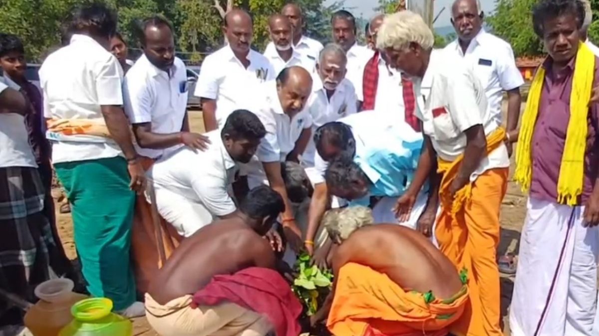 பாகாநத்தத்தில் புதிய சமுதாயக்கூடம்: எம்.எல்.ஏ எஸ்.காந்திராஜன் அடிக்கல் நாட்டினார்!