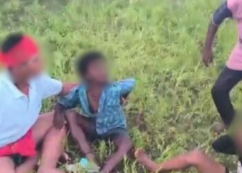 கஞ்சா பழக்கத்தைக் காட்டிக்கொடுத்த சிறுவர்களுக்குக் கொடூர அடி