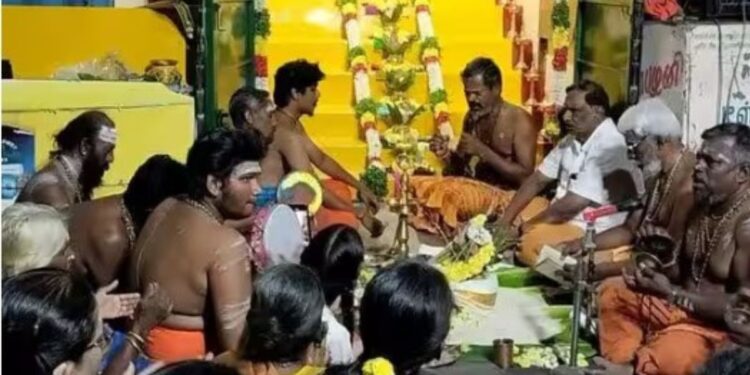 சின்னமனூர் மணிமண்டபத்தில் ஐயப்பனுக்கு நடந்த கோலாகல 18-படி பூஜை