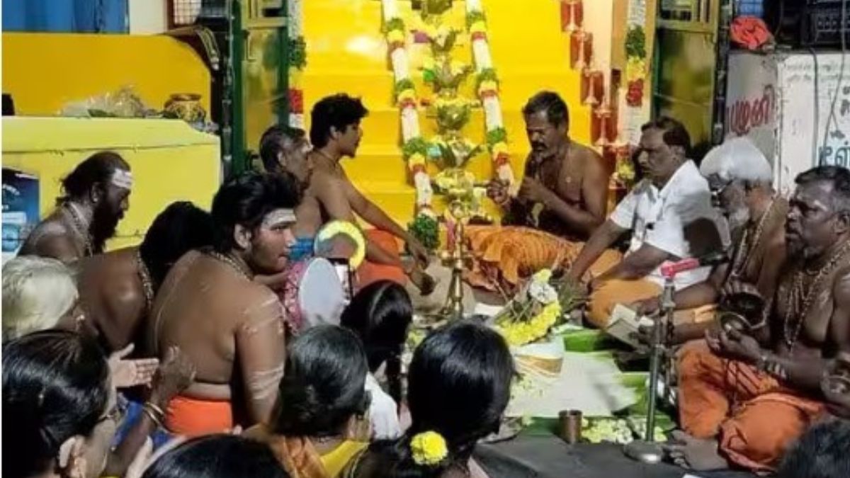 சின்னமனூர் மணிமண்டபத்தில் ஐயப்பனுக்கு நடந்த கோலாகல 18-படி பூஜை