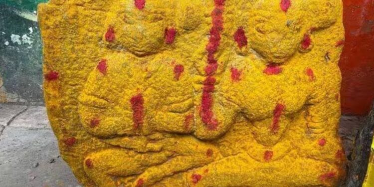 திண்டுக்கல்லில் பழங்கால உடன்கட்டை ஏறும் சதி கற்கள் கண்டுபிடிப்பு வரலாற்றுச் சின்னங்கள் மீட்பு