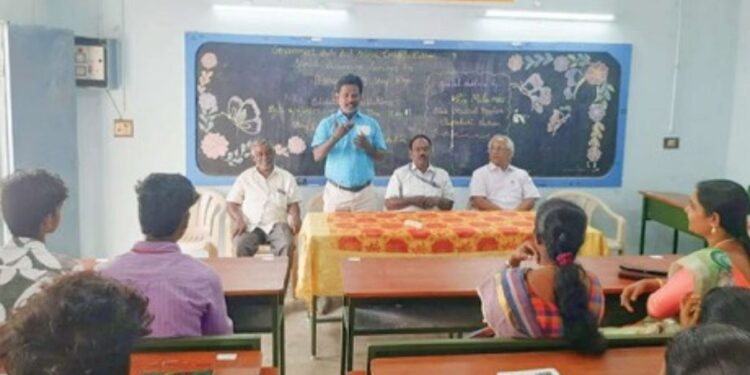 நத்தம் அரசு கலைக் கல்லூரியில் ரேபிஸ் நோய் தடுப்பு விழிப்புணர்வு  சுகாதாரத் துறை விளக்கம்